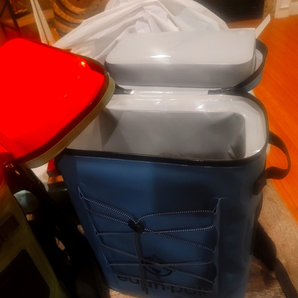 Earthpak Insulated Backpack Cooler Unisex Large Size 20" - Picture 7 of 13